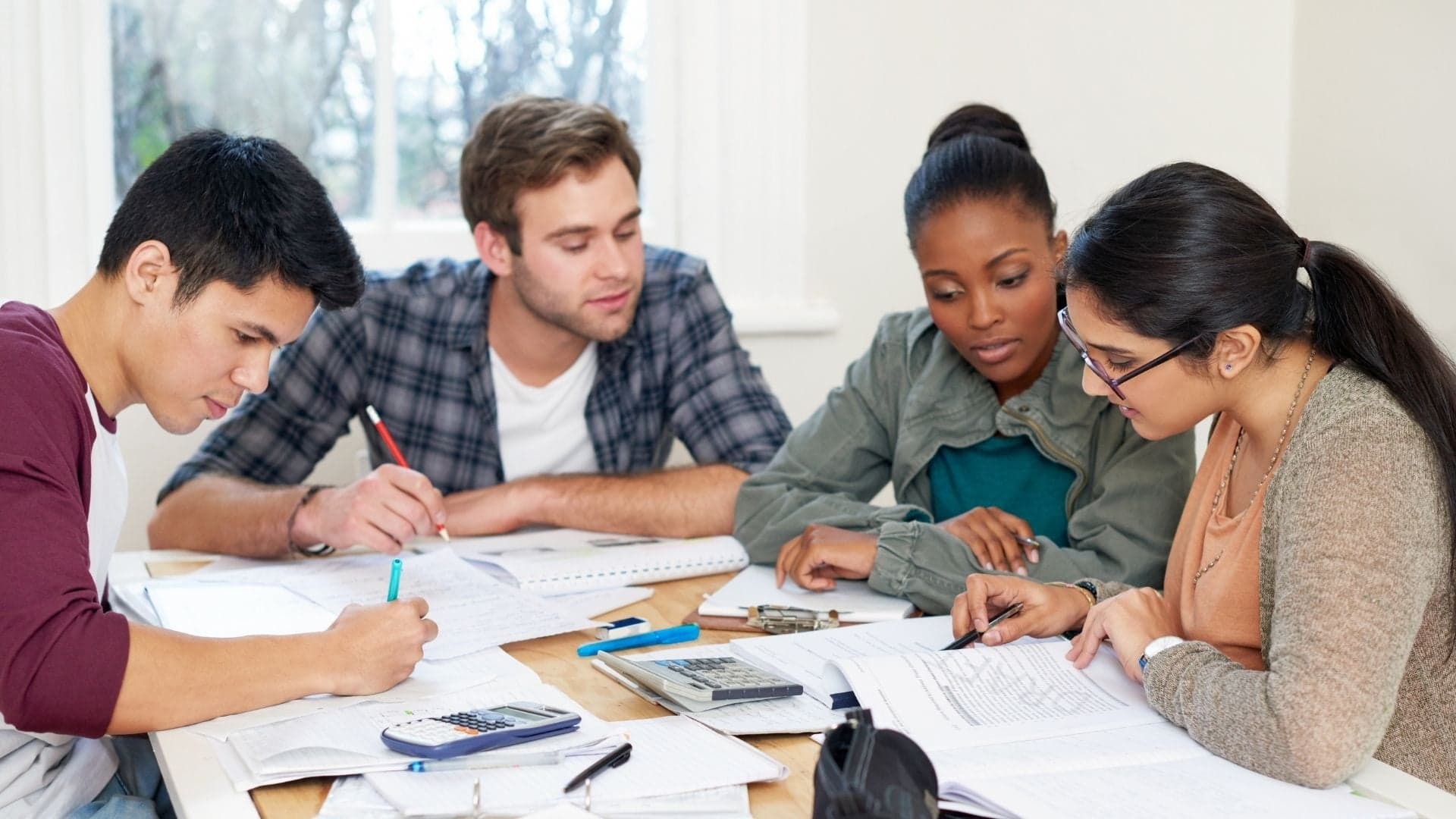 gcse student studying maths at lmsc
